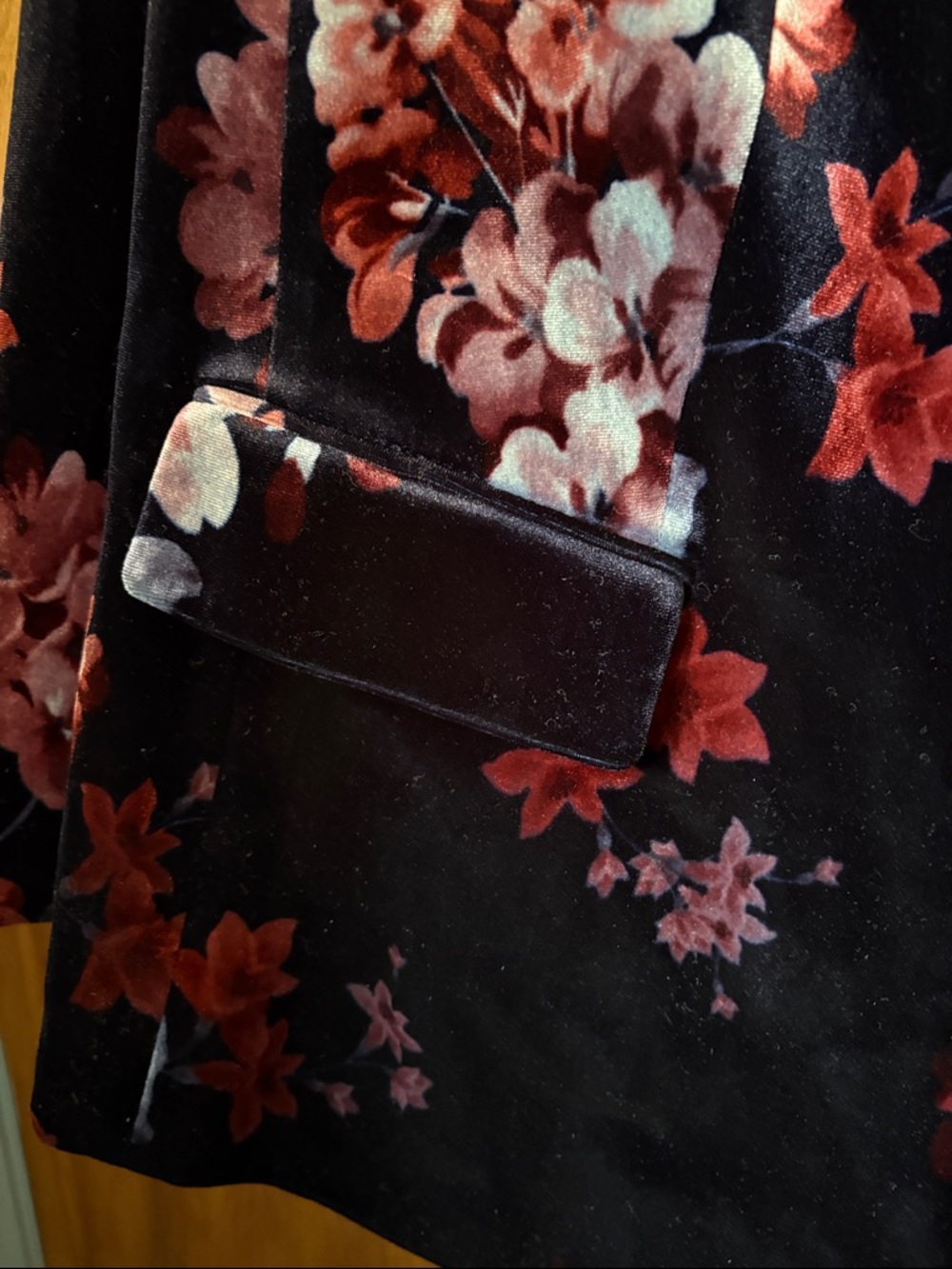 Tahari Arthur S. Levine Velvet Floral Blazer - Picture 5 of 6